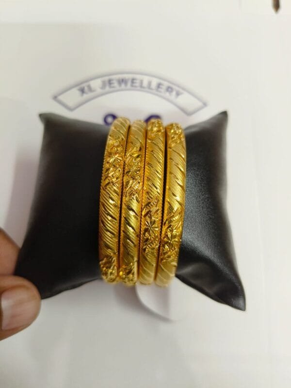 Elegant 1-Gram Gold Bangle